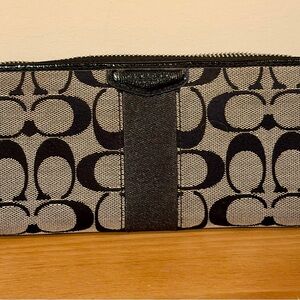 Coach Black and Cream Signature Pouch